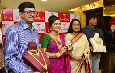 Koneenica Banerjee inaugurates revamped Tanishq Bowbazar Store in Kolkata