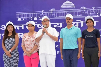 President inaugurates mass Yoga event to commemorate International Yoga Day 