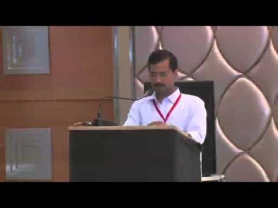  Kejriwal now comes under fire over I-Day controversy