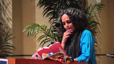 Arundhati Roy returns national award