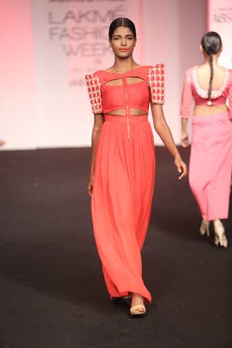 Divya Reddy, Priyam Narayan, Vineet Rahul present collection at LFW Winter/Festive 2015