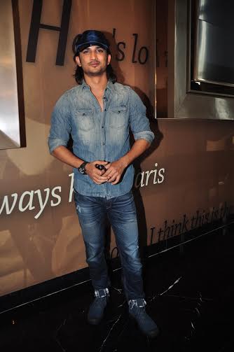 Sushant, Dibakar visit theatre to see audience reaction