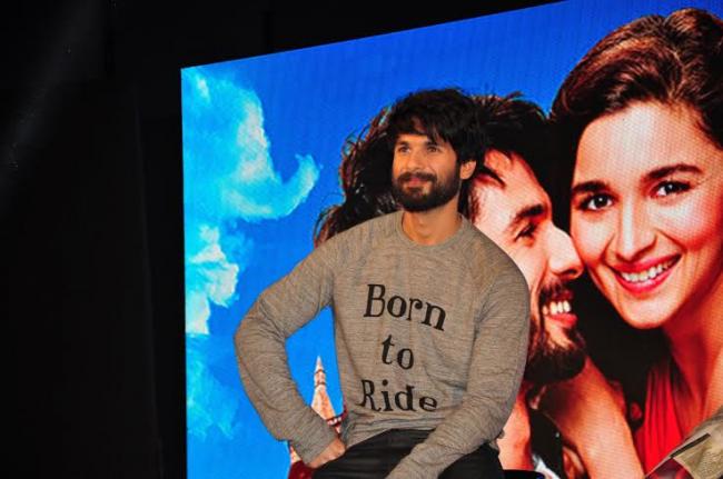 Shahid, Alia attends Mithibai college fest