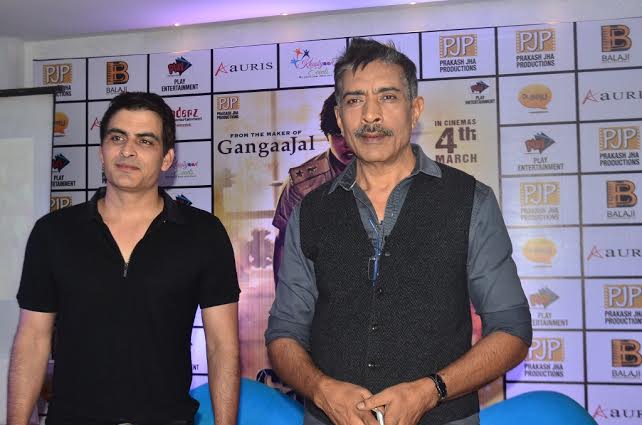 Prakash Jha visits Kolkata to promote 'Jai Gangaajal' 