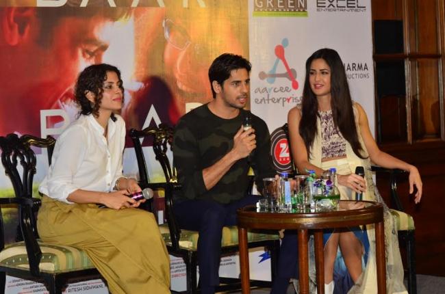 Katrina Kaif , Sidharth Malhotra charm fans in Kolkata, promote Baar Baar Dekho