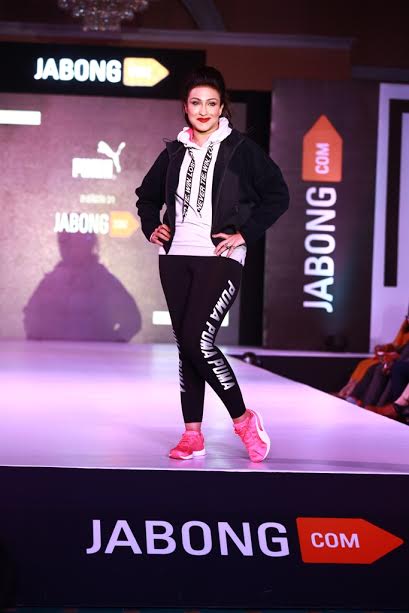 Kolkata: Rituparna Sengupta glams up Jabong Fashion Show