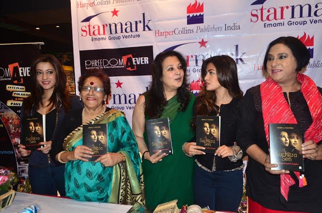 Kolkata: Moon Moon Sen unveils Shoma A. Chatterji's book 