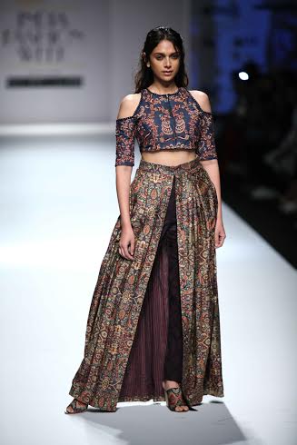 Amazon India Fashion Week: Aditi Rao Hydari sizzles on the ramp