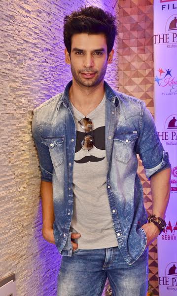 Emraan Hashmi visits Kolkata to promote his upcoming film  Razz Reboot