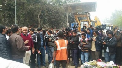 Delhi garbage logjam: MCD teachers join other employees as strike enters day 7