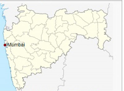 Mumbai: Mercedes hits 5, driver injured