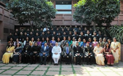 PM Modi exhorts IAS probationers to recall Mahatmaâ€™s talisman