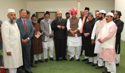 Delegation of Muslim clerics, social leaders call on Rajnath Singh 
