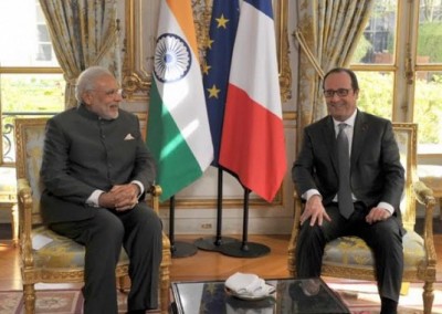 Francois Hollande to visit India today 