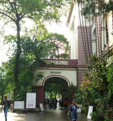 Kolkata: Presidency University remains adamant on its decision, gherao lifted after 22 hours