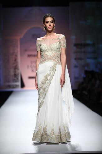 Amazon India Fashion Week: Malaika Arora Khan walks the ramp for Mandira Wirk
