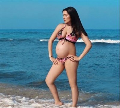 Pregnant Celina Jaitly poses in bikini, image goes viral on social media