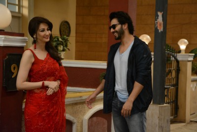 Varun Dhawan joins Bhabhiji Ghar Par Hai team, makes everyone dance on Oonchi Hai Building 2.0 