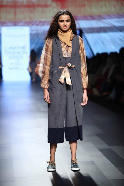 LFW: Models walk the ramp for designer Sayantan Sarkar 