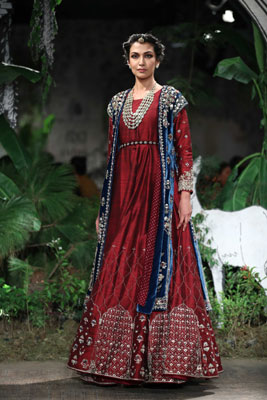 Dia Mirza walks down ramp in  India Couture Week 2017