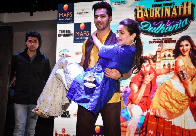Alia, Varun promote Badrinath Ki Dulhaniya in Kolkata