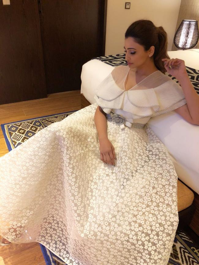 Daisy Shah spells her charm at Masala Awards 2017