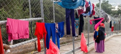 Refugees overcrowded to â€˜boiling pointâ€™ on Greek island, warns UN agency