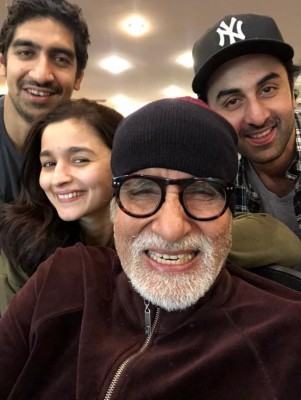 Amitabh Bachchan shares selfie with  Brahmastra team