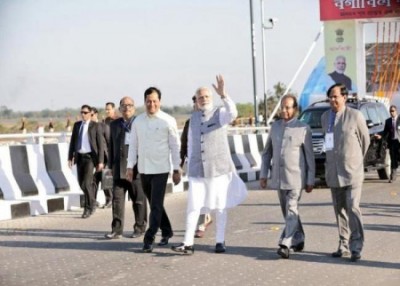 Bridge would've been ready in 2008-09 had Atal-ji got another term: Modi