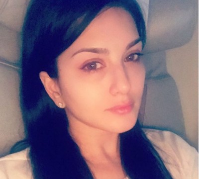 Sunny Leone shares her sleepless image on social media 