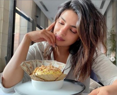 Priyanka Chopra enjoys Daulat ki chaat in Delhi