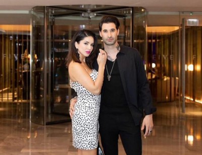 Sunny Leone shares attractive image with her husband Daniel on social media 