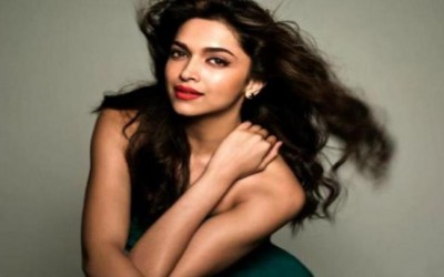 Deepika's response to Mumbai Airport security personnel asking for ID gets mixed reactions