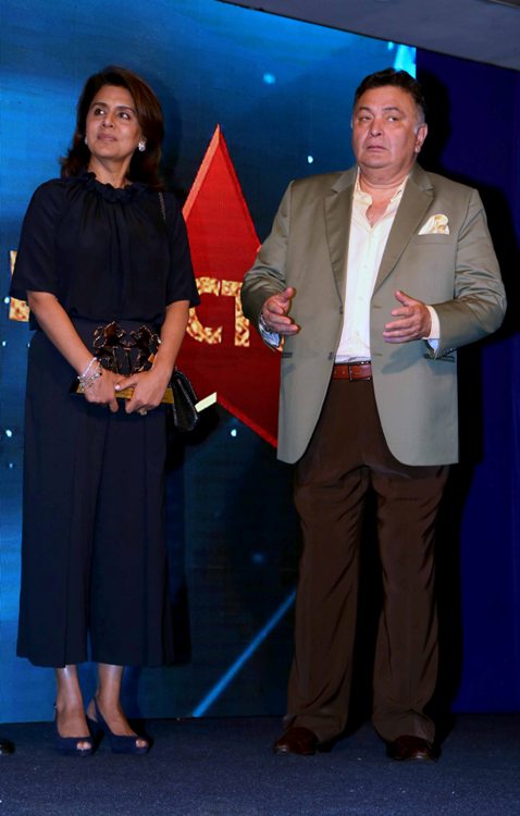 Rishi Kapoor passes away at age 67 on Thursday 