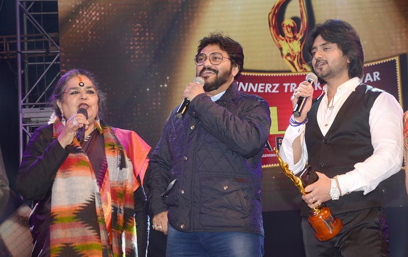 A galaxy of stars turn up at the Kalakar Awards 2020