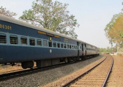 Train service starts in Kashmir