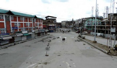 Coronavirus: Restrictions continue in Kashmir
