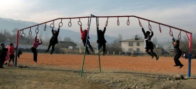 Millions of migrants across Russia, Central Asia, â€˜teetering on the brinkâ€™, as UN launches urgent appeal