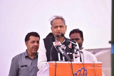 Rajasthan politics: Ashok Gehlot camp 'gheraoes' Raj Bhawan, demands floor test