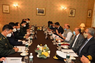 Amid border tensions, Rajnath Singh meets Chinese counterpart Wei Fenghi in Moscow