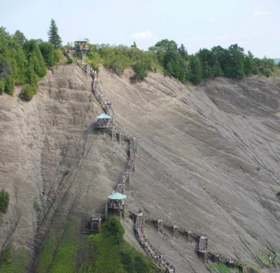 At least 15 killed in landslide in Kenya