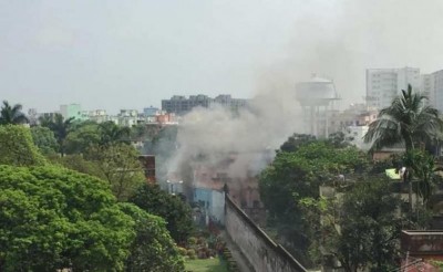 COVID19 scare in Kolkata: One dead as inmates of Dum Dum central jail go on rampage, torch jail properties, clash with police