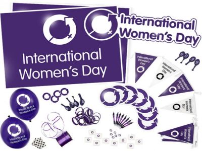 President Ram Nath Kovind gives Nari Shakti Puraskar on International Women's Day