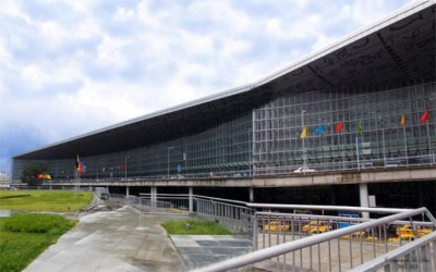 Kolkata airport's immigration officers who checked Covid-19 infected youth sent to home quarantine