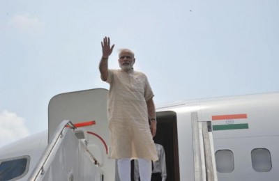 Narendra Modi stresses on need to enhance bilateral ties with Vietnam