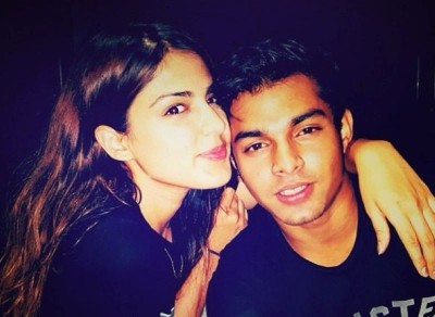 Congratulations India, you have arrested my son: Rhea Chakraborty's father on Showik's arrest