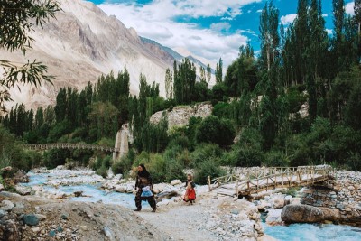 Jammu and Kashmir: Construction of girls hostel in Kangan town going on, locals express happiness 