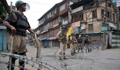 Militants attack security forces with grenade in south Kashmir, no casualty reported