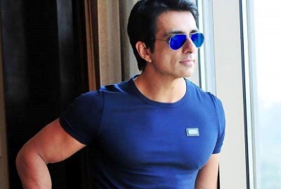 Actor Sonu Sood tests Covid-19 positive, quarantines himself