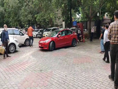 Tesla India official meets MoRTH Secretary, take test drive